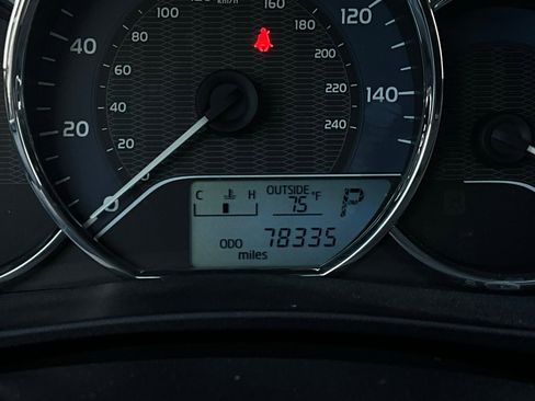 Used 2015 Toyota Corolla LE image 32