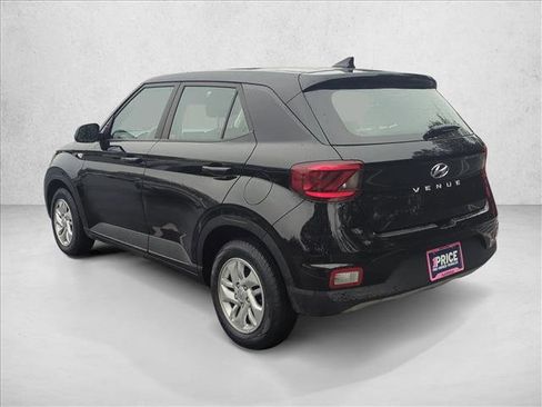 Used 2022 Hyundai Venue SE image 8