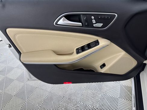 Used 2018 Mercedes-Benz GLA 250 image 9