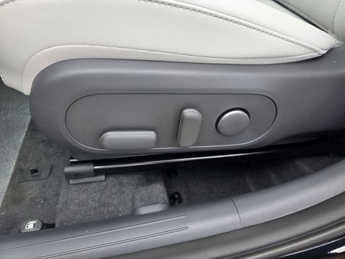 New 2026 Hyundai Kona Limited FWD image 18