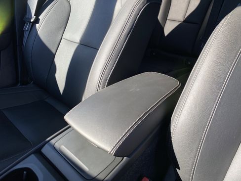 Used 2025 Volvo XC40 B5 Core image 43