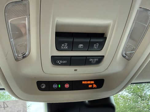 Used 2022 Buick Envision Preferred AWD/4WD image 33