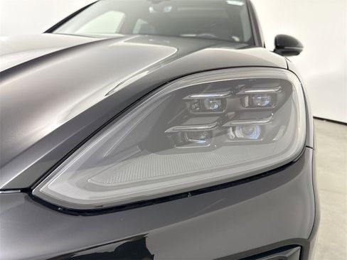 New 2026 Porsche Cayenne GTS image 11