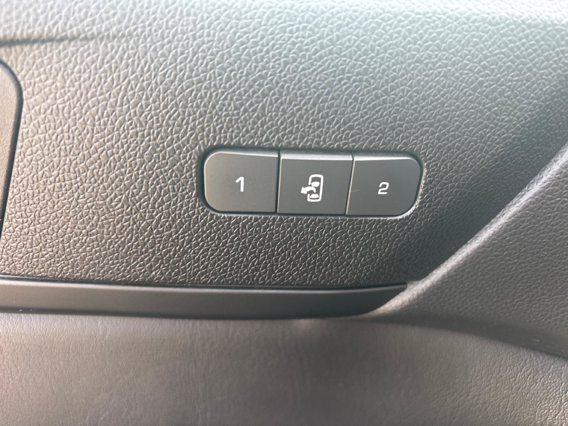 Used 2017 GMC Acadia Limited SLT AWD/4WD image 21