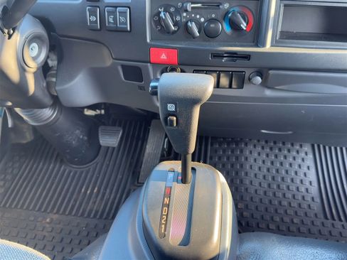 Used 2023 Isuzu NPR image 20