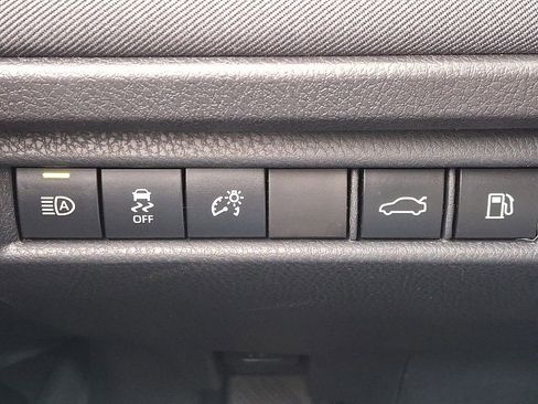 Used 2025 Toyota Camry LE image 26