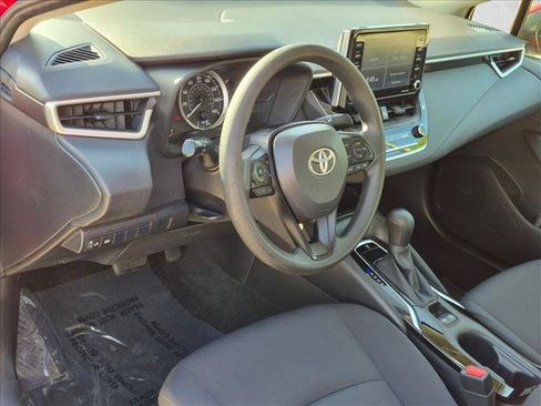 Used 2021 Toyota Corolla LE FWD image 9