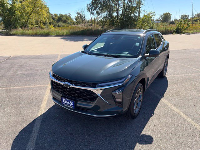 Used 2026 Chevrolet Trax LT w/ LT Convenience Package FWD image 1