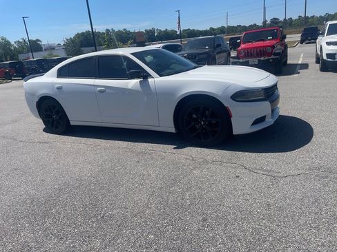 Used 2022 Dodge Charger SXT w/ Blacktop Package image 19
