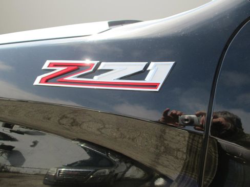 Used 2019 Chevrolet Silverado 1500 RST image 12