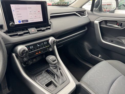 Certified 2025 Toyota RAV4 XLE AWD/4WD image 29
