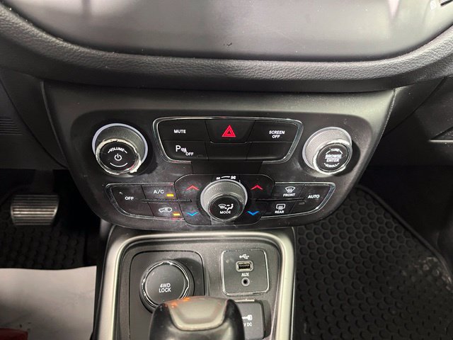 Used 2018 Jeep Compass Latitude w/ Popular Equipment Group AWD/4WD image 29
