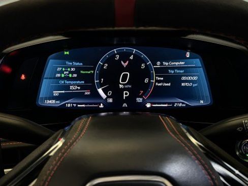 Used 2024 Chevrolet Corvette Stingray Premium Cpe w/ Z51 Performance Package RWD image 11