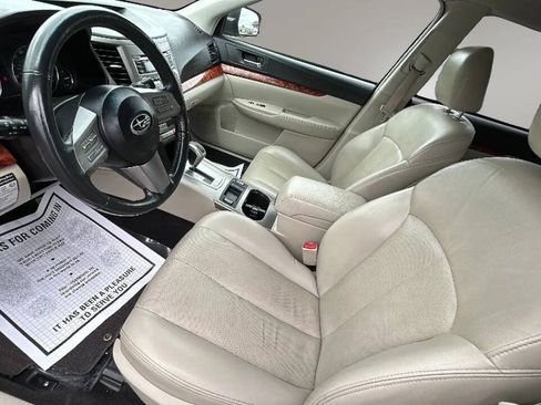 Used 2010 Subaru Outback 3.6R Limited AWD/4WD image 9