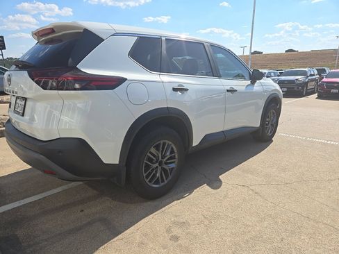 Used 2023 Nissan Rogue S FWD image 5