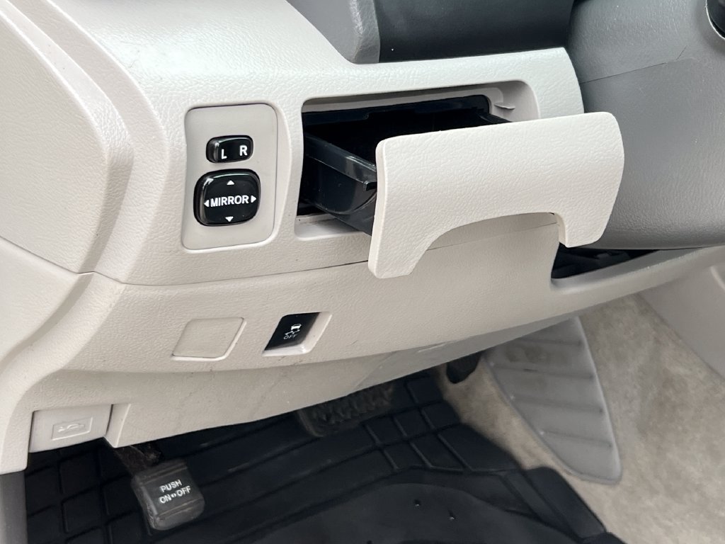 Used 2011 Toyota Camry LE w/ LE Extra-Value Pkg FWD image 8