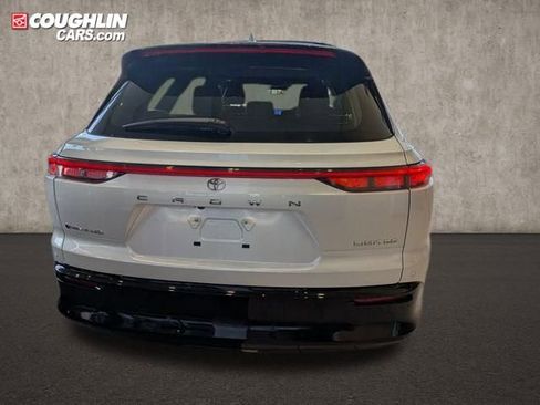 New 2025 Toyota Crown Signia Limited w/ Advanced Technology Package image 7