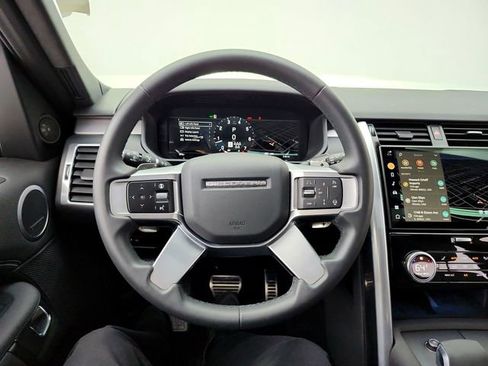 Used 2025 Land Rover Discovery Dynamic SE AWD/4WD image 25
