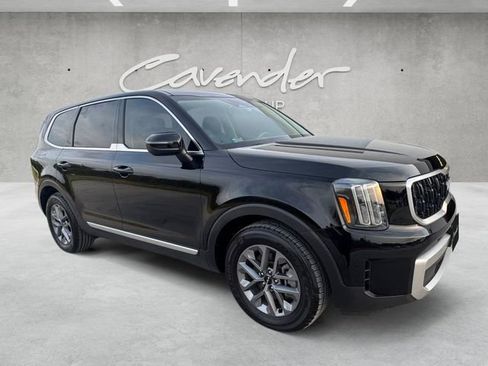 Used 2023 Kia Telluride LX FWD image 2