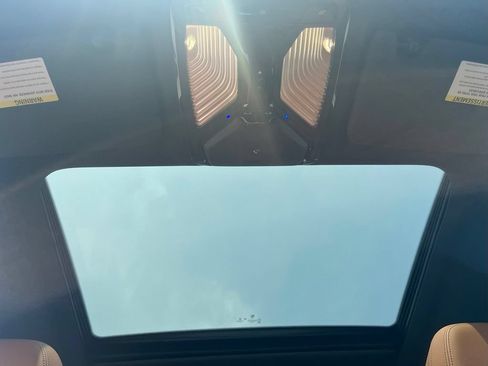 Used 2022 BMW 330i xDrive Sedan w/ M Sport Package AWD/4WD image 38