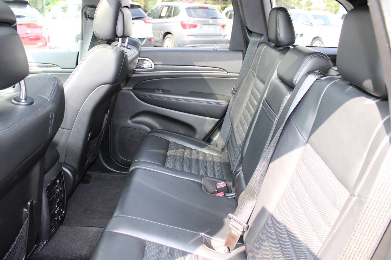 Used 2018 Jeep Grand Cherokee Limited AWD/4WD image 19