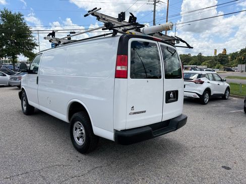 Used 2017 Chevrolet Express 2500 RWD image 14