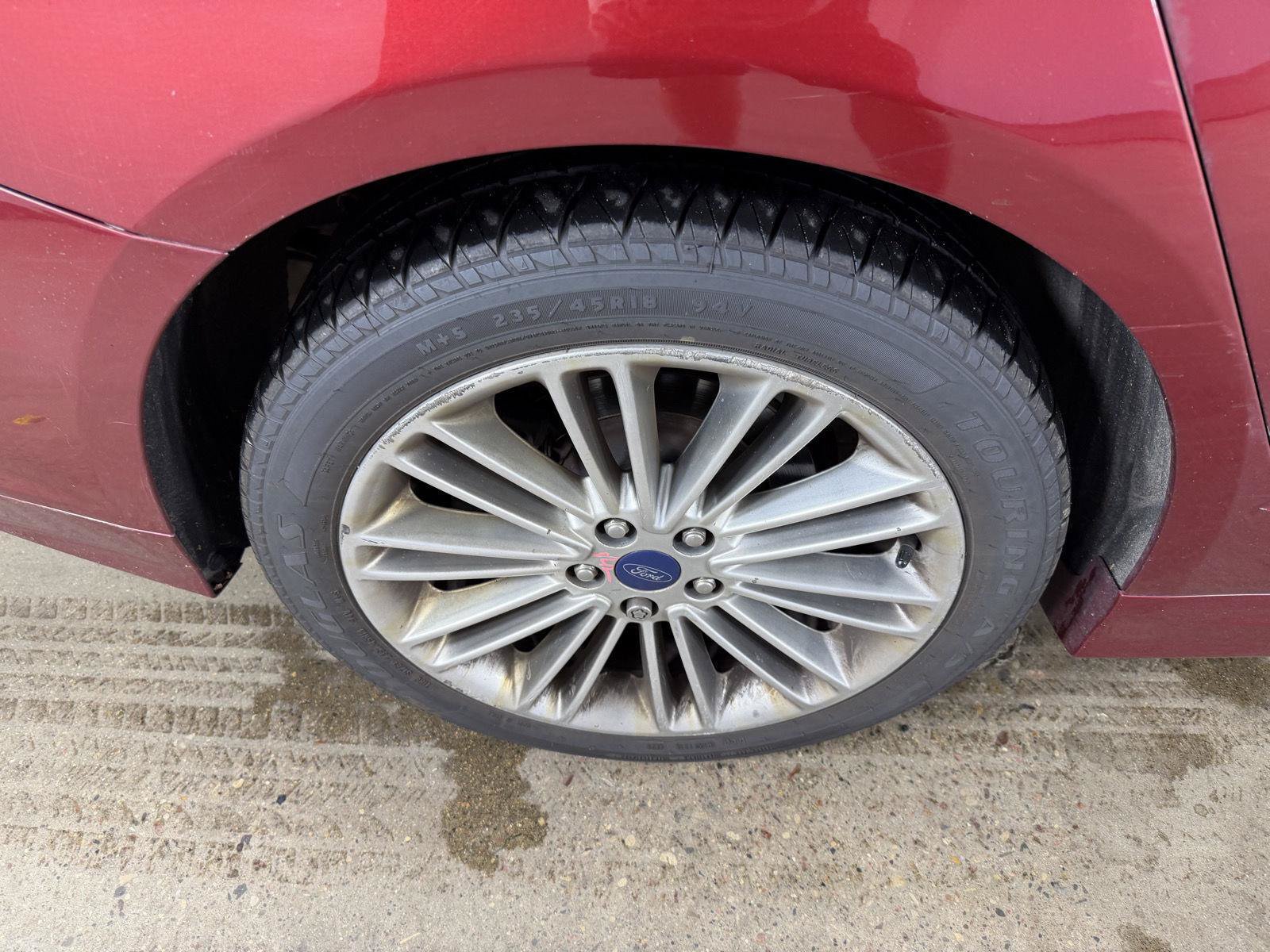 Used 2016 Ford Fusion SE w/ Equipment Group 202A AWD/4WD image 25
