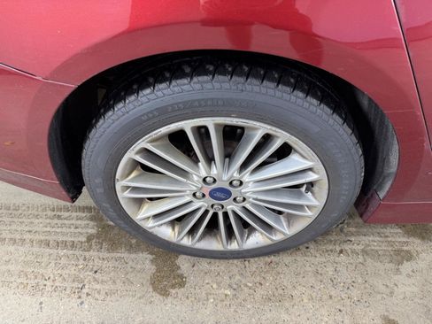 Used 2016 Ford Fusion SE w/ Equipment Group 202A AWD/4WD image 25