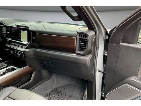 Used 2024 Chevrolet Silverado 1500 High Country w/ High Country Premium Package AWD/4WD image 17