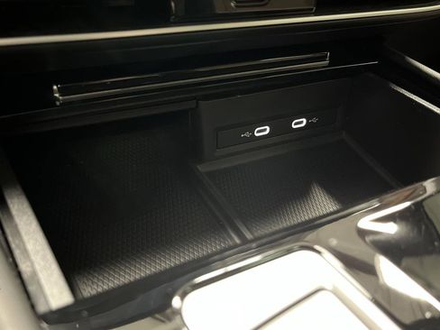 Used 2024 Volkswagen Atlas Cross Sport SE w/ Panoramic Sunroof Package image 23