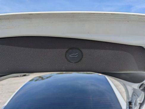 Used 2021 Tesla Model 3 Standard Range Plus image 13