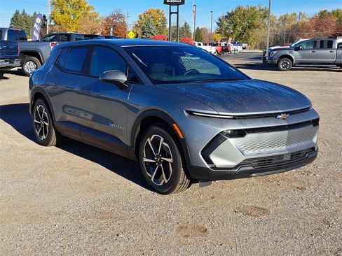 New 2026 Chevrolet Equinox EV LT w/ Comfort Package image 2