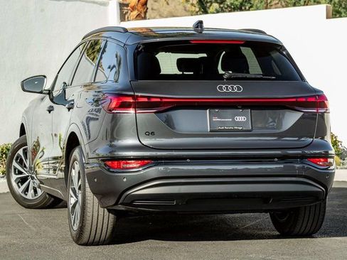 Certified 2025 Audi Q6 e-tron Premium Plus w/ Premium Plus AWD/4WD image 9