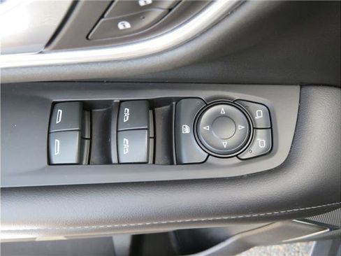 Used 2021 Chevrolet Tahoe LS image 12