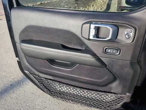 Used 2020 Jeep Gladiator Overland image 22