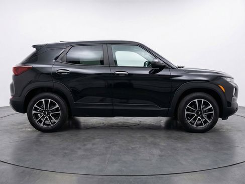 Used 2025 Chevrolet TrailBlazer LT image 11