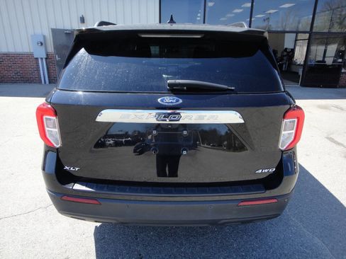 Used 2021 Ford Explorer XLT AWD/4WD image 5