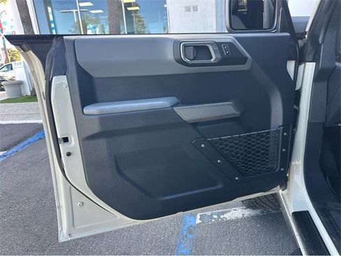 Used 2022 Ford Bronco Everglades image 38