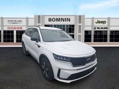 Used 2022 Kia Sorento S FWD image 2