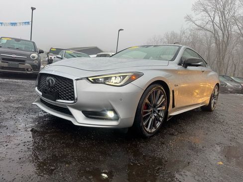 Used 2017 INFINITI Q60 Red Sport 400 image 16