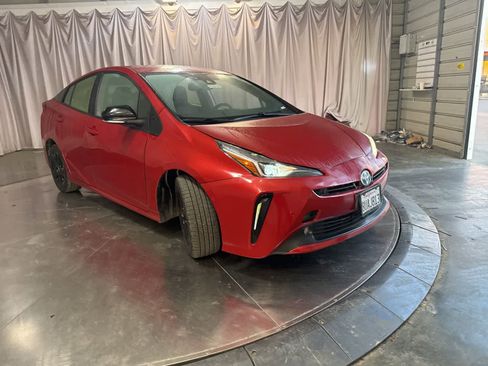Used 2021 Toyota Prius image 3