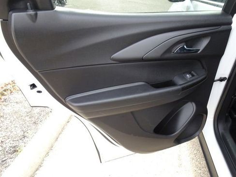 Certified 2022 Chevrolet TrailBlazer LT w/ Driver Confidence Package image 15