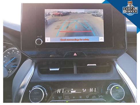 Used 2023 Toyota Venza LE image 24