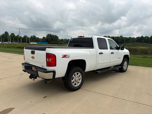 Used 2014 Chevrolet Silverado 2500 LT w/ Interior Plus Package AWD/4WD image 6