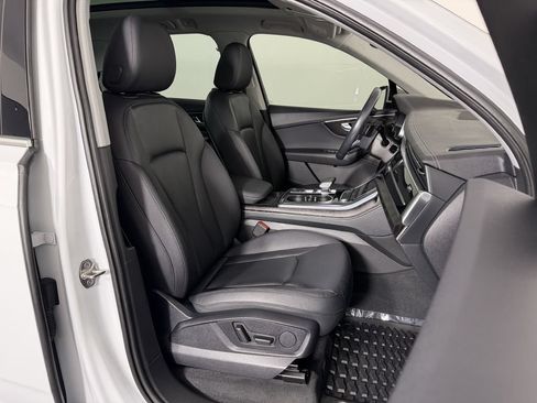 Used 2023 Audi Q7 3.0T Premium AWD/4WD image 27