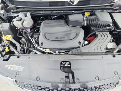 Used 2024 Chrysler Pacifica Limited image 22