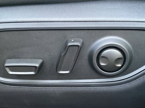 Used 2025 Jeep Wagoneer S Limited image 19