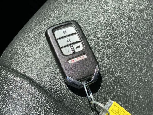 Used 2021 Honda Pilot Touring image 31