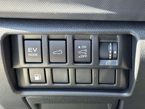 Used 2025 Subaru Forester Limited image 17