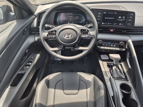 New 2026 Hyundai Elantra SEL Sport FWD image 11